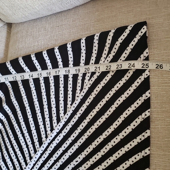 T&W Designs New Blouse Sz M  Black and White - Picture 9 of 15